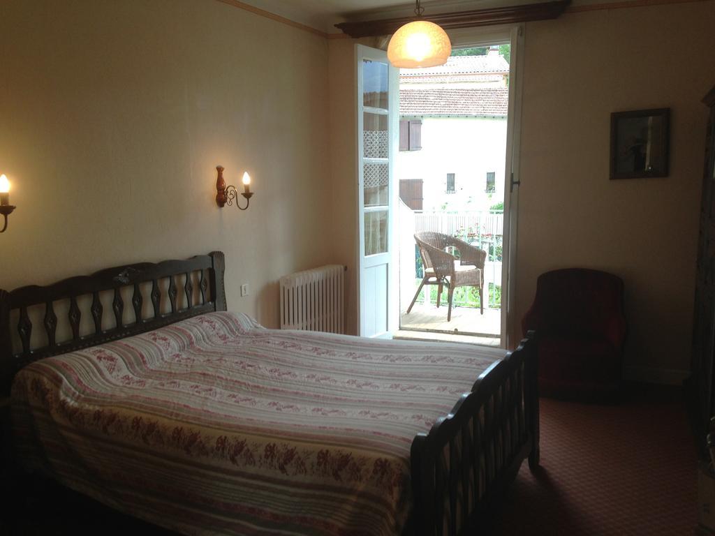 Hostellerie de La Poste Oust Habitación foto